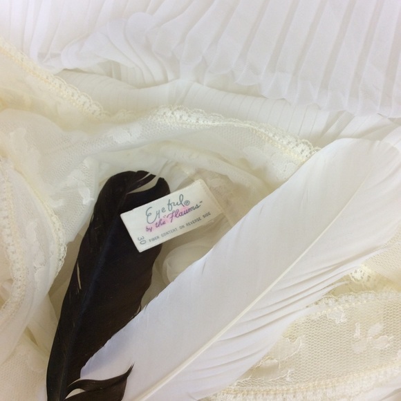 VTG 60s CRYSTAL PLEAT LACE BUST FULL LENGTH GOWN - Picture 7 of 7